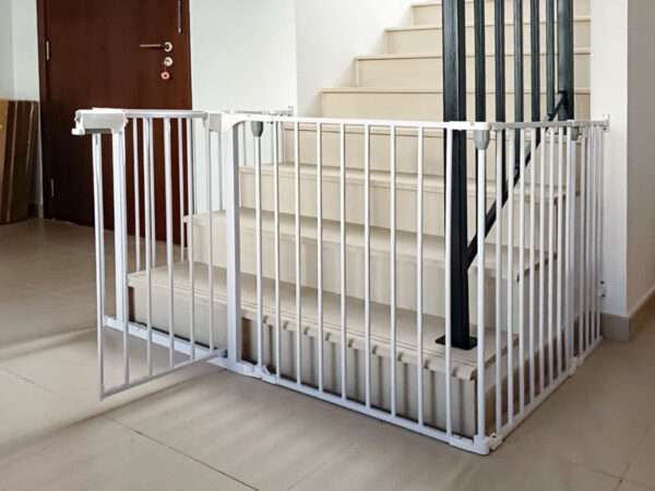 PlaySafe-baby-safety-barrier-for-dangerous-stairways